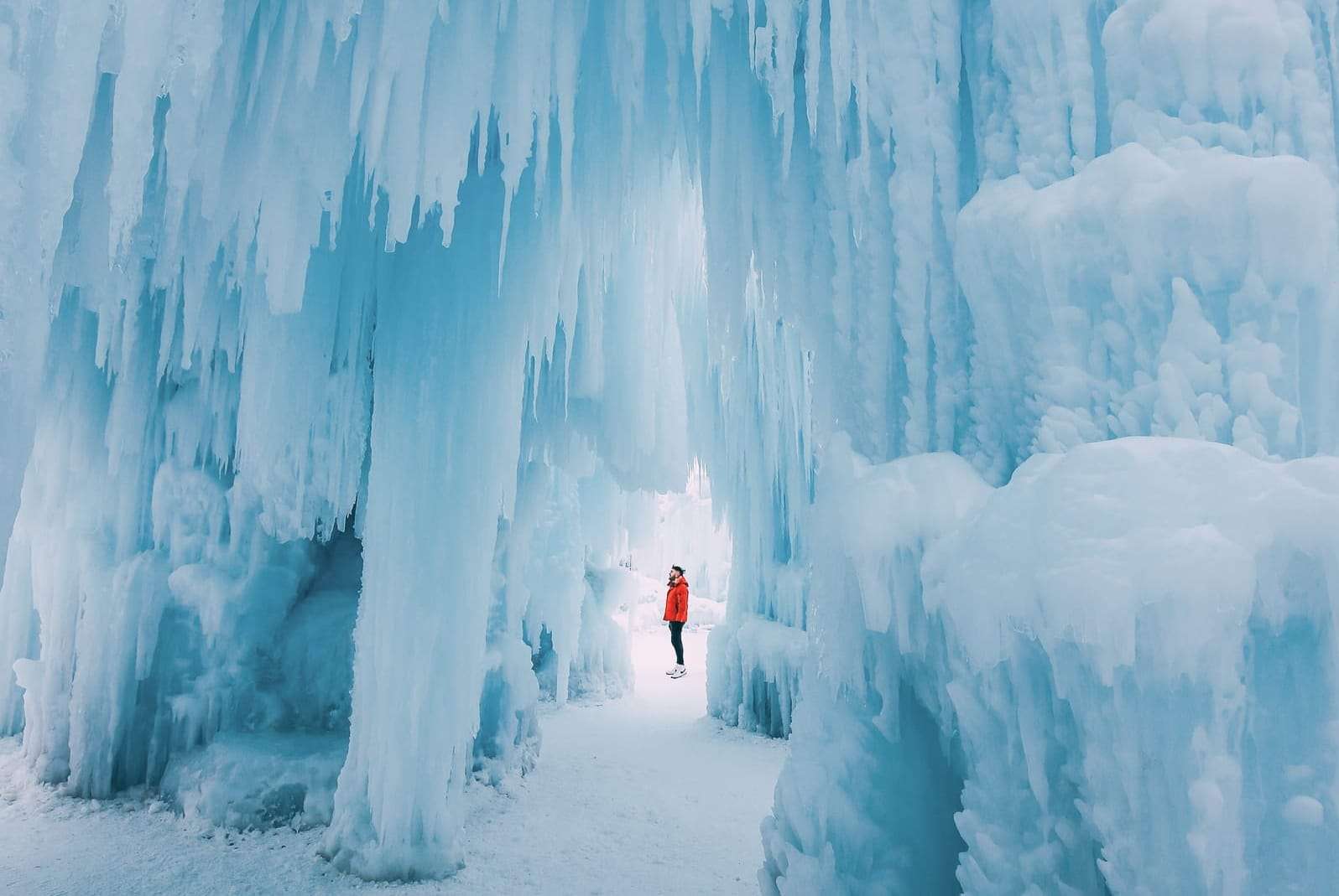 Ice Castle In Alberta, Canada (17)