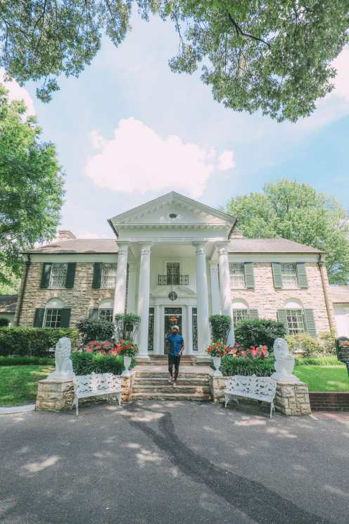 Visiting Graceland - The Home Of Elvis Presley (34)