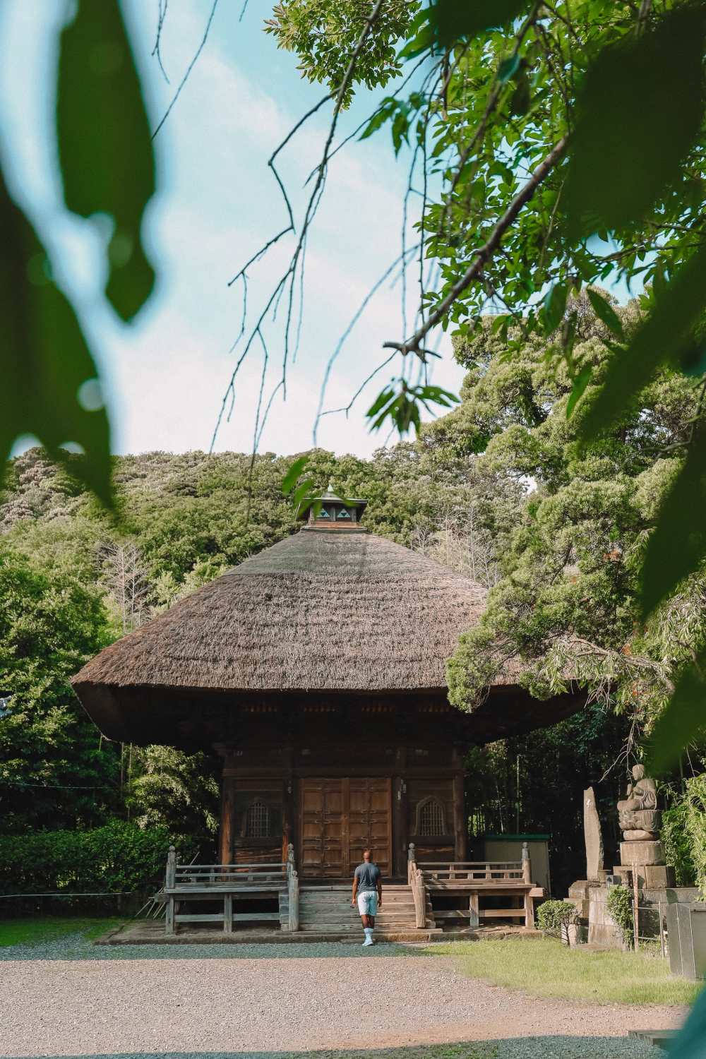 Temple Searching And Traditional Ryokans In Yokohama - Japan (9)