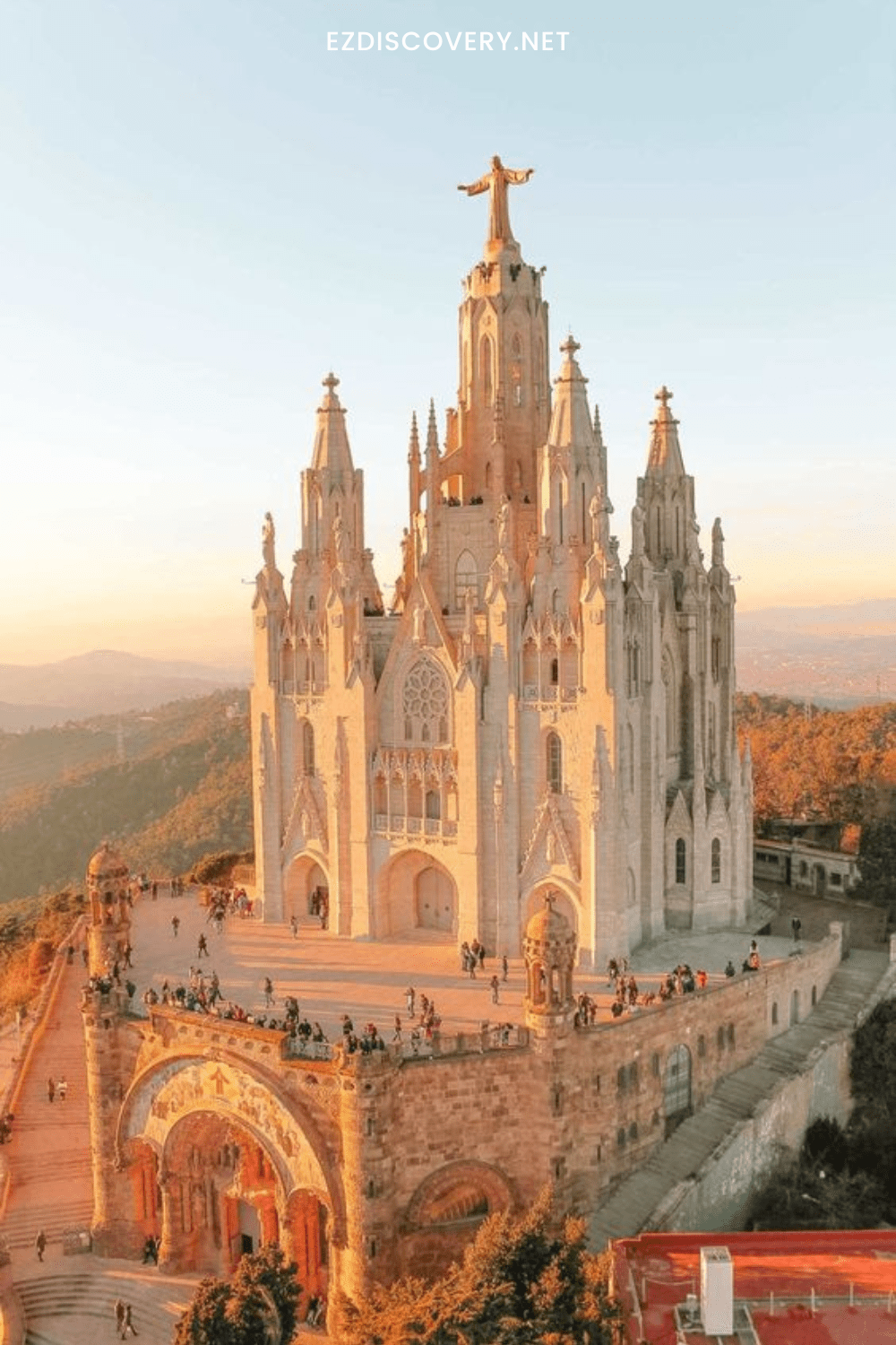 6 Must See Buildings By Gaudi In Barcelona