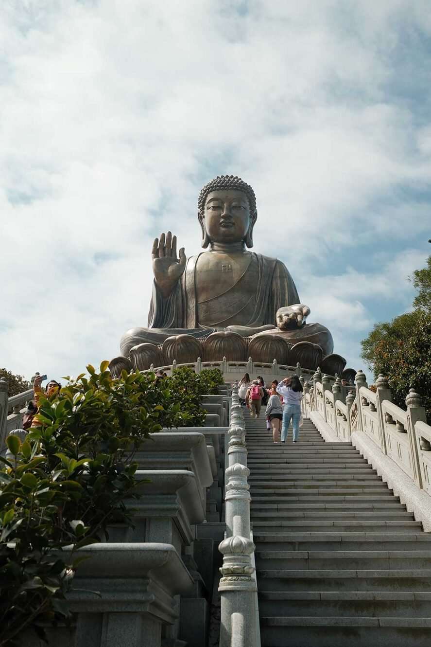 Big Buddha, de largest seated buddha in the world on Lantau Island, Hong Kong