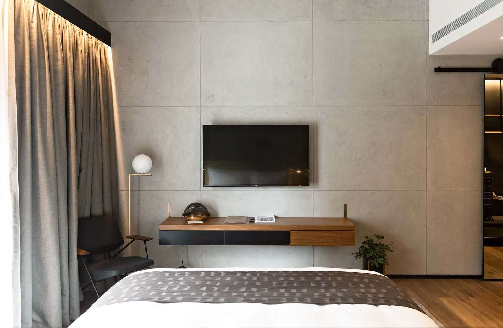 The Warehouse Hotel in Singapore: a beautiful boutique hotel with an industrial-chic atmosphere